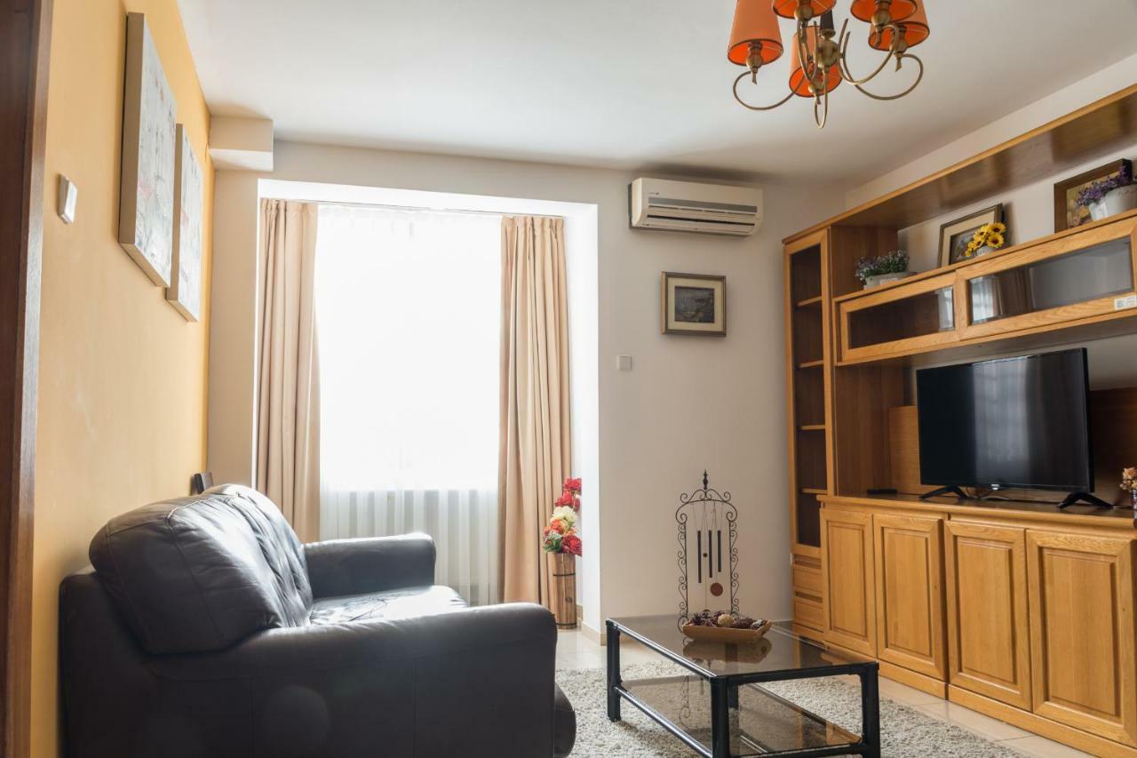 Maxxy Apartments Bucharest Luaran gambar